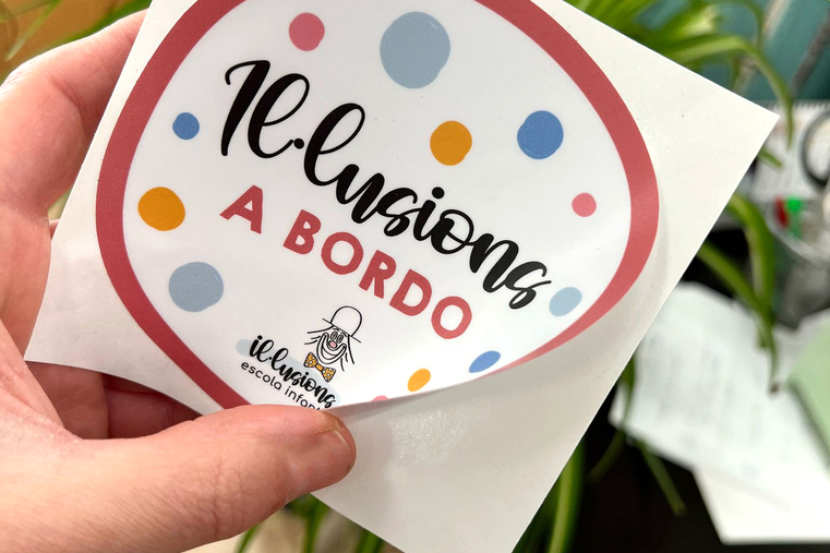 Adesivi in vinile con forma personalizzata - Senza plastificare Su misura