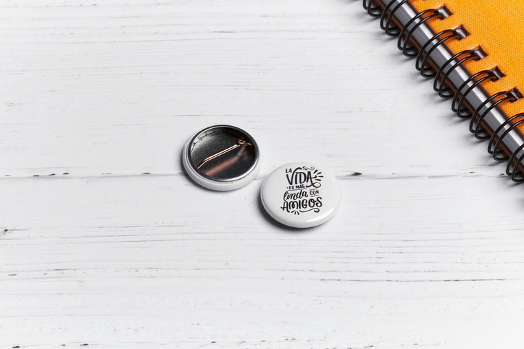 Chapas con imperdible redondas