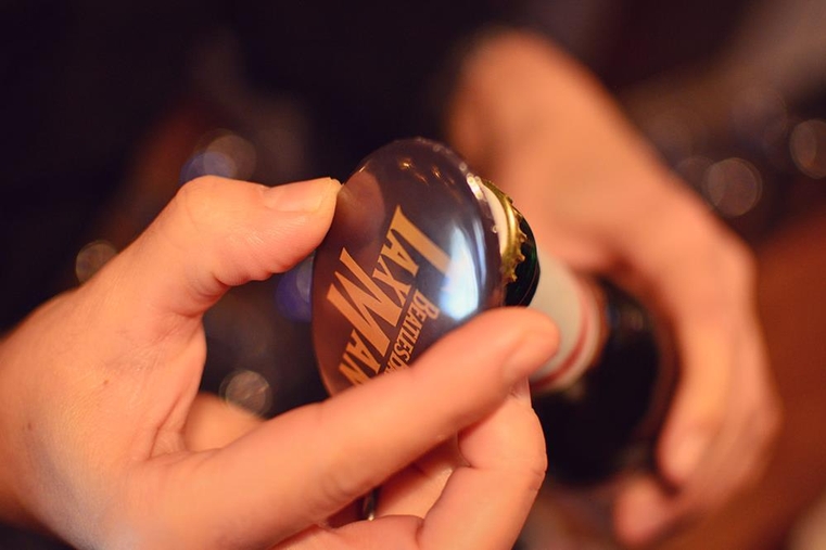 Oval bottle openers with magnet - Standard (glossy) 65x45 mm
